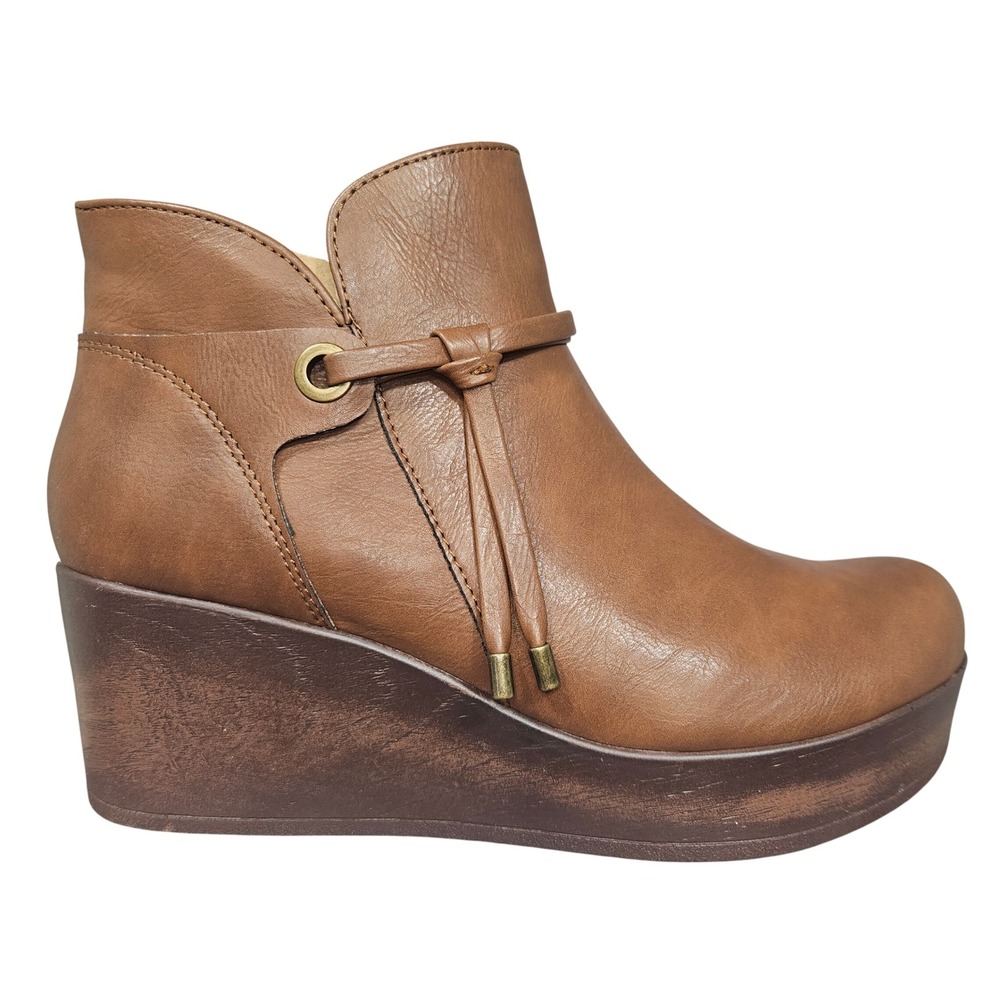 B.O.C. Women Tan Faux Leather Wedge Ankle Booties Tassel Accent Brown Size 10